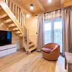 Holiday home Karkonoski Klimat - Klimatyczny Z Bali Z Pieknym Widokiem, Z Dostepem Do Jacuzzi I Sauny, Miejscem Na Grill I Ognisko - Relaks W Sercu Natury Milkow (Lower Silesia)